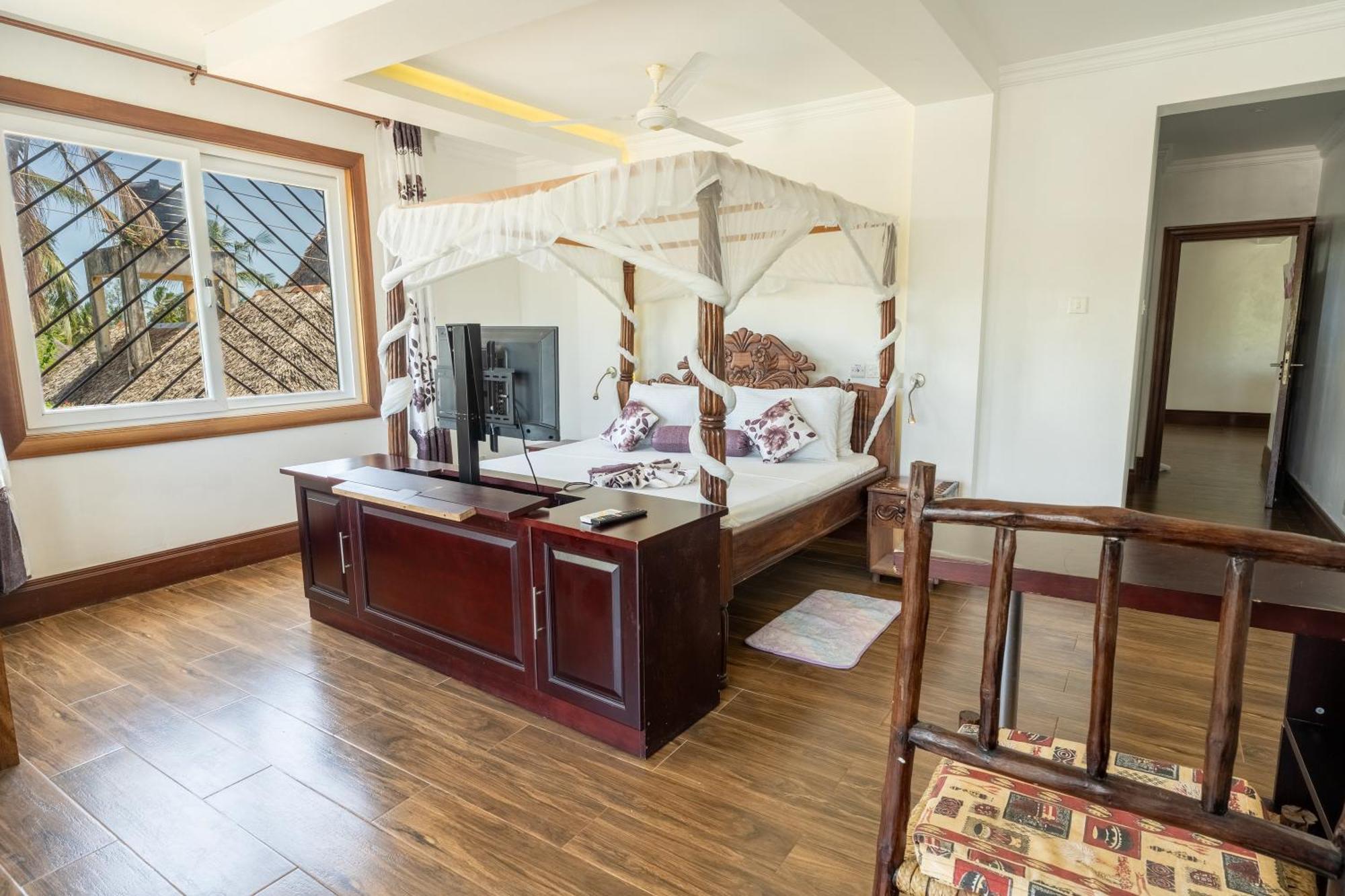 Queens Chateau Boutique Villa เดียนีบีช ภายนอก รูปภาพ