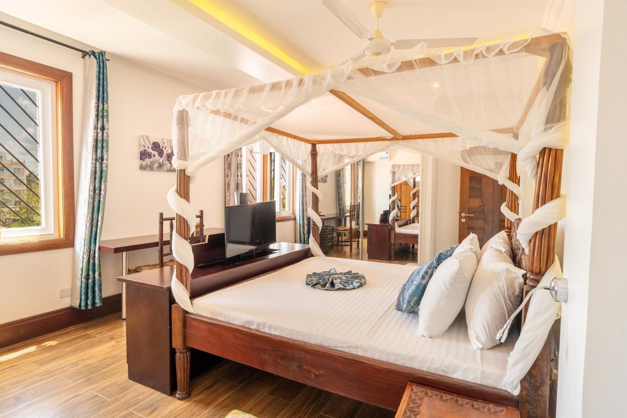 Queens Chateau Boutique Villa เดียนีบีช ภายนอก รูปภาพ