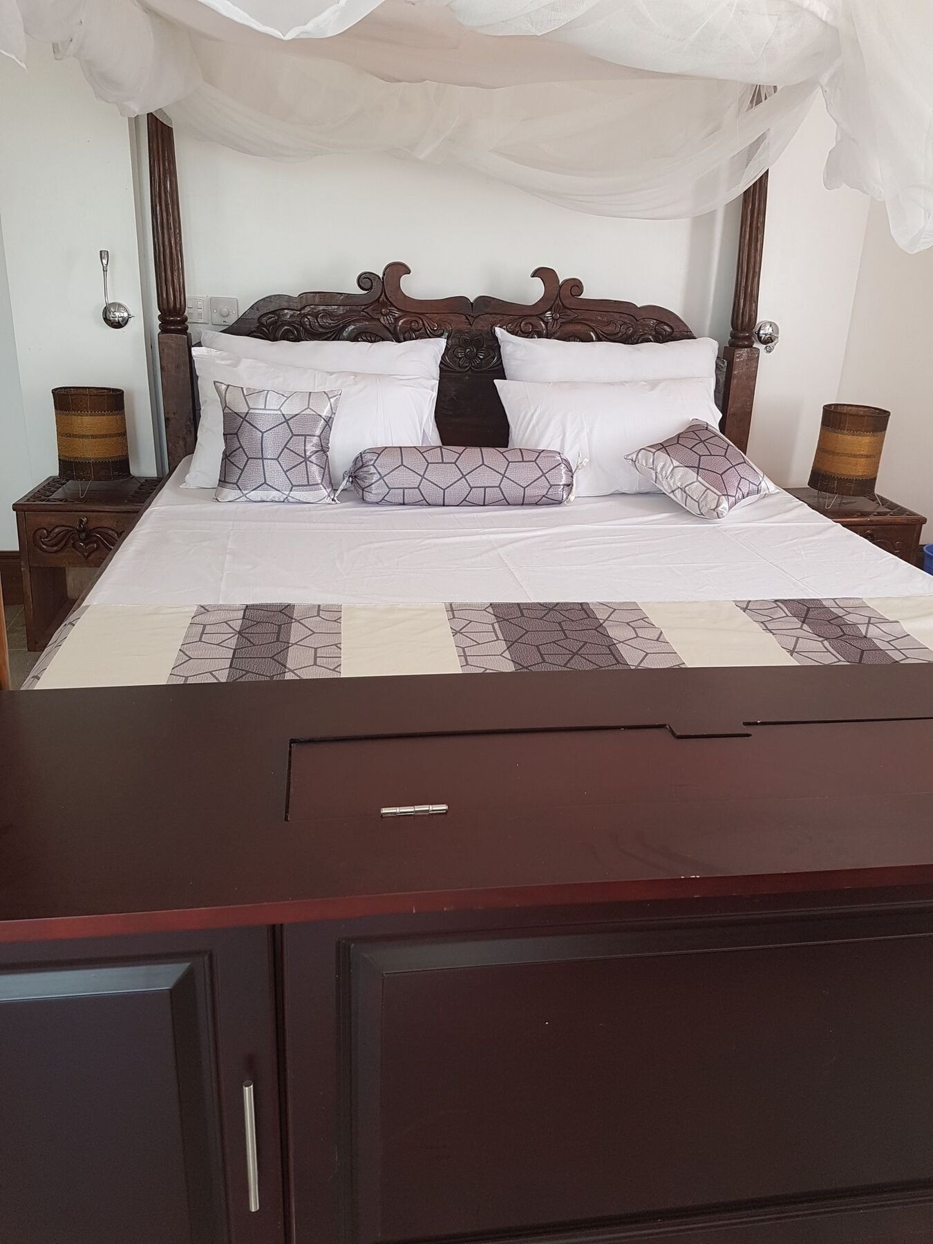 Queens Chateau Boutique Villa เดียนีบีช ภายนอก รูปภาพ