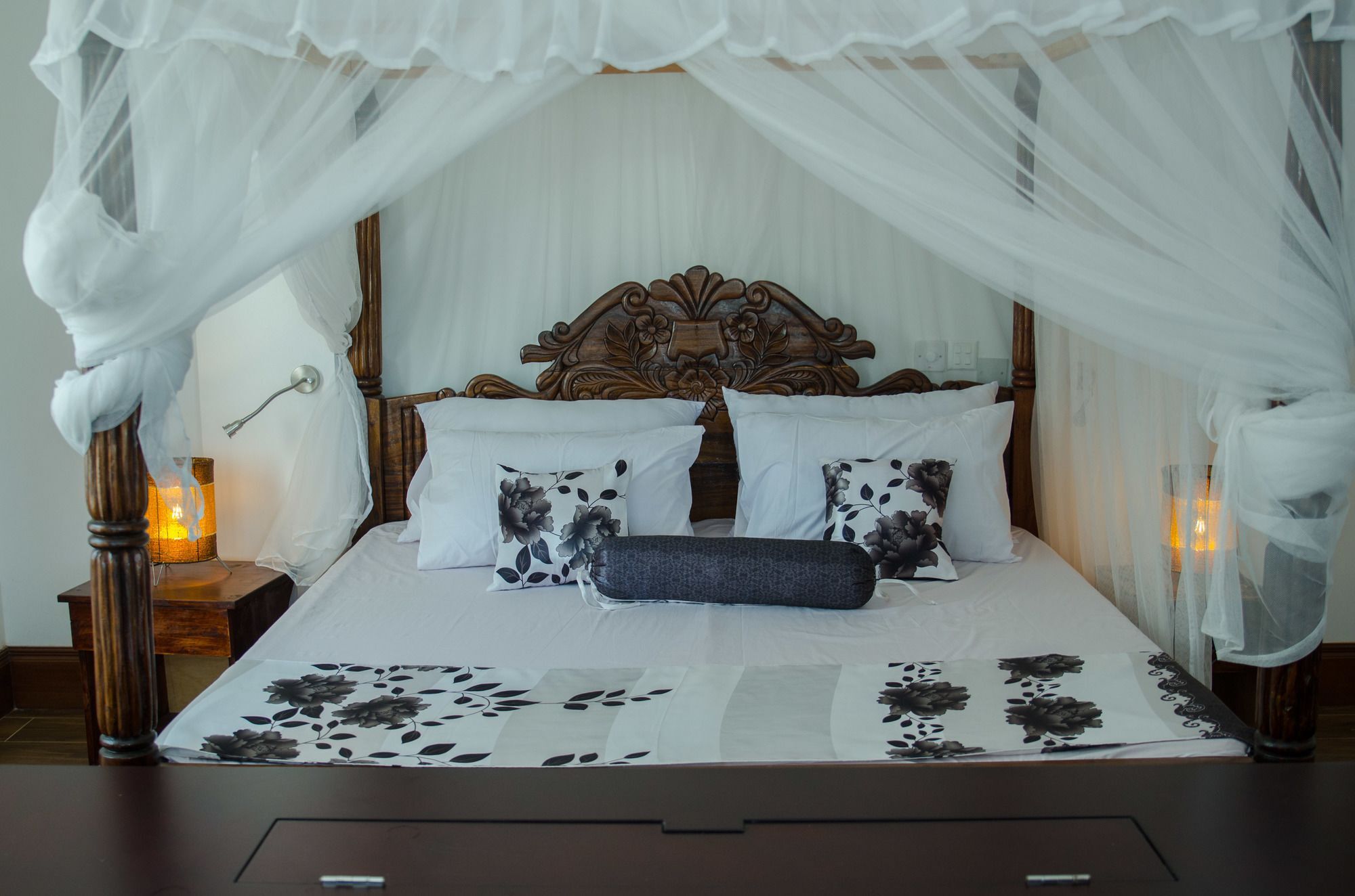 Queens Chateau Boutique Villa เดียนีบีช ภายนอก รูปภาพ